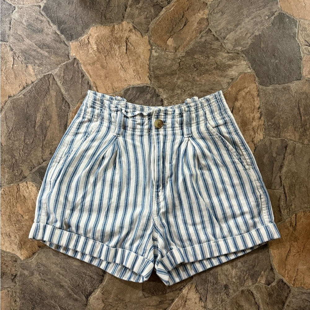 💙American Eagle Outfitters Blue and White High Waist Shorts